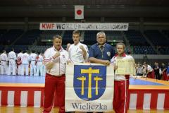 Trzech zawodników z Wieliczki na Mistrzostwach Świata Karate Kyokushin w Tokio (Japonia).