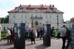 Niech polska ziemia utuli ich do spokojnego snu  -  otwarcie wystawy IPN w Wieliczce